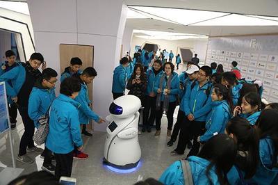 杨兴义 用《西游记》打造中国机器人超级IP，开启智能机器人研发新篇章