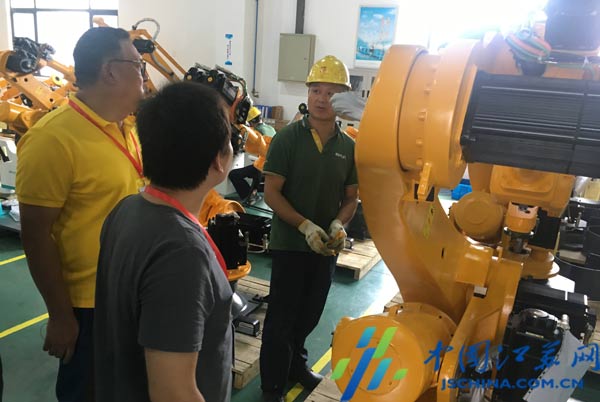 砥砺奋进的五年 走进南京埃斯顿工厂，看自主研发技术如何锻造智能机器人